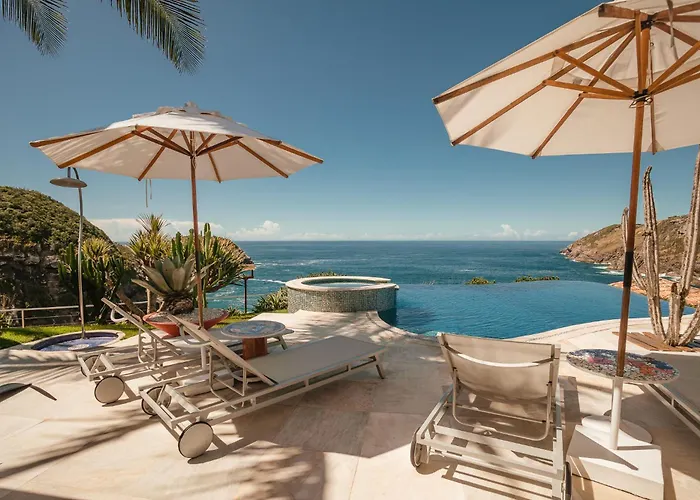 Cliffside Luxury Inn