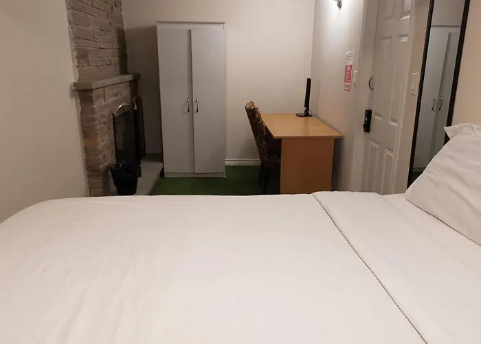 Private Rooms In House In North York Shared Kitchen