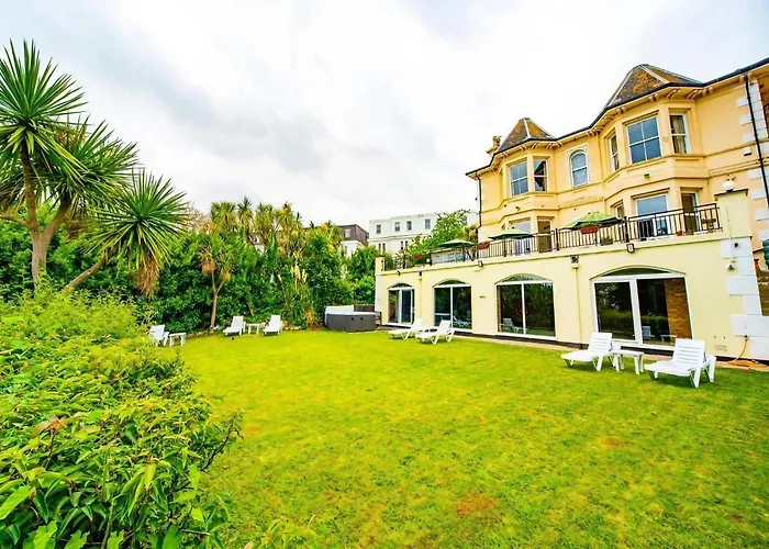 Crofton House Hotel
