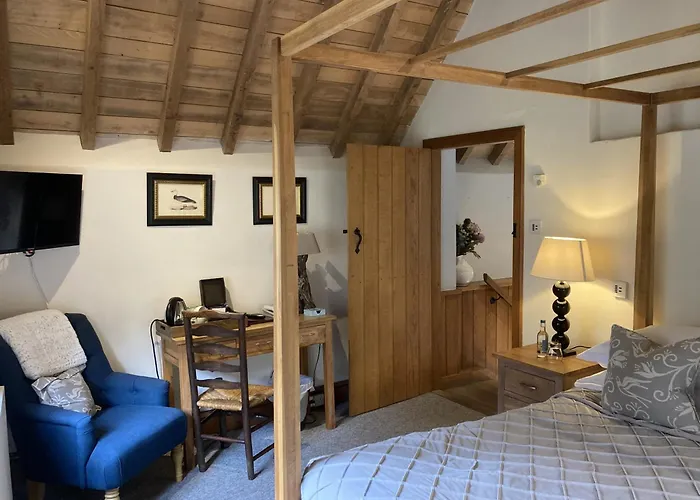 Old Downton Lodge