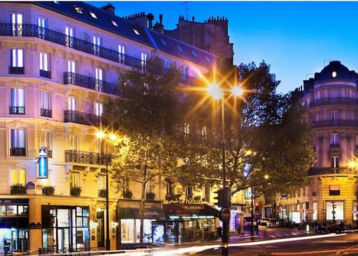 Hotel Plaza Elysées