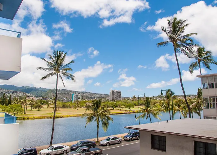 Holiday Surf Hotel