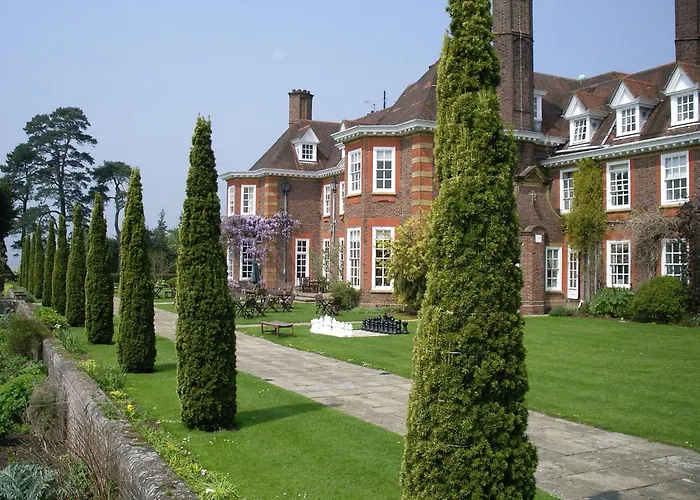 Barnett Hill Hotel Guildford