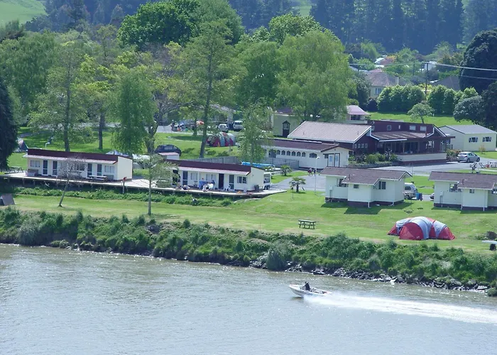River Top 10 Holiday Park