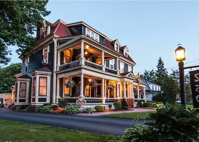 Carriage House Inn
