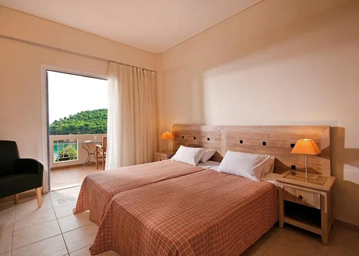 Alonissos Beach Bungalows And Suites Hotel Isomata