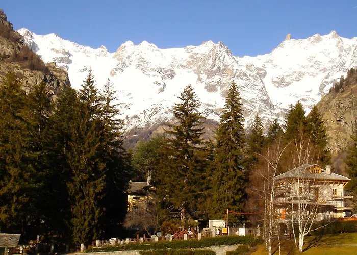 Hotel Lo Scoiattolo Courmayeur