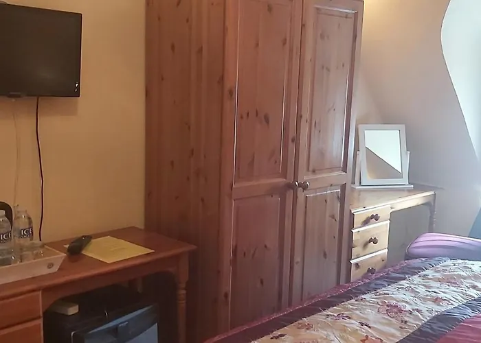 Cranborne Guest Accommodation Exclusively For Adults Torquay
