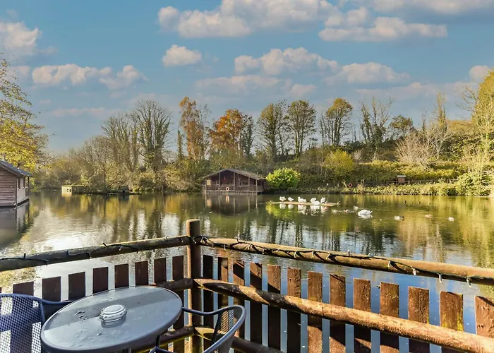 Herons Lake Retreat Hot Tub Lodges Caerwys