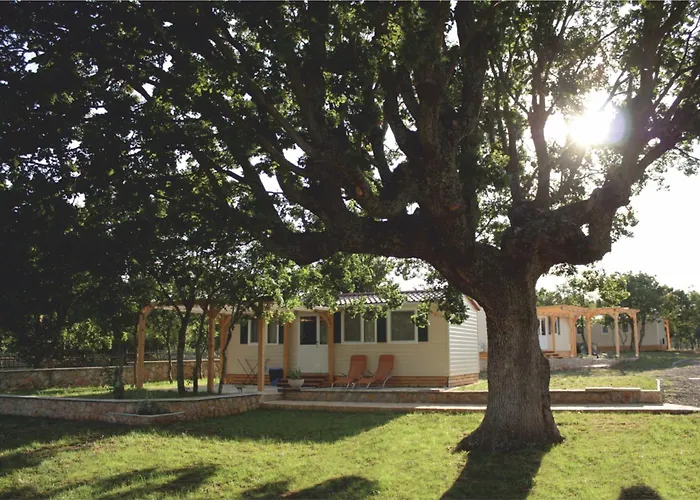 Micanovi Dvori Mobile Home Village Zrmanja