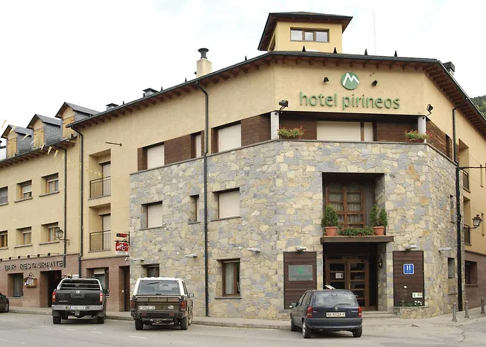 Hotel Pirineos