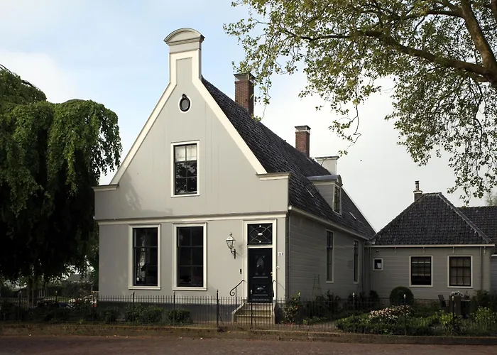 Inn On The Lake