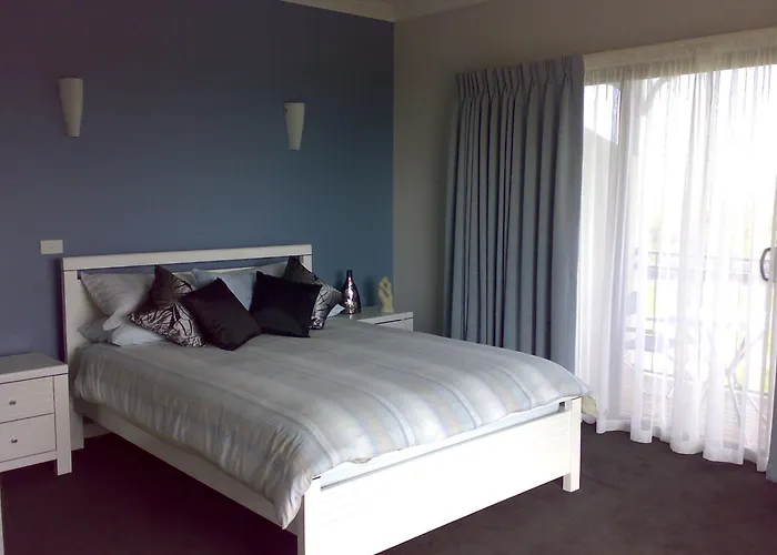 Swan Lake Guest House