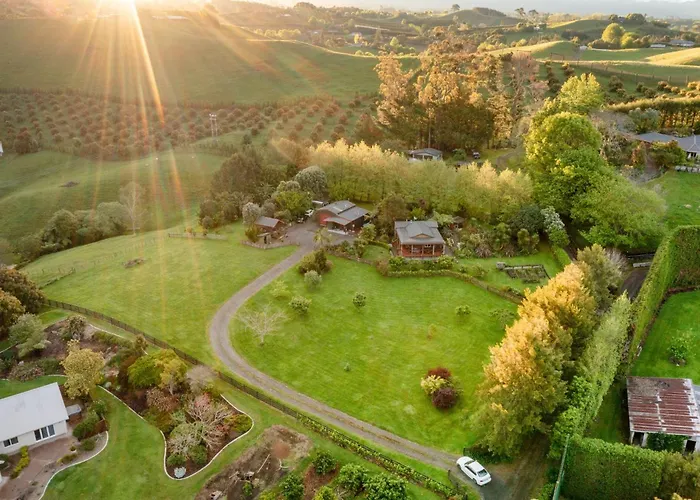 Swiss-Kiwi Cottage And Retreat, B&B