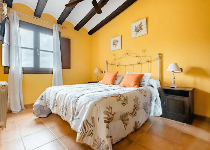 Masia Castellvi B&B Vinyols i Els Arcs