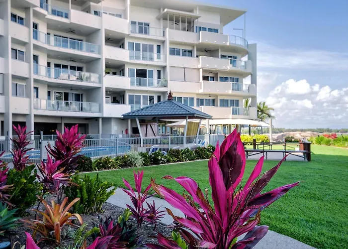 Coral Cove Apartments - Absolute Beachfront Resort Bowen