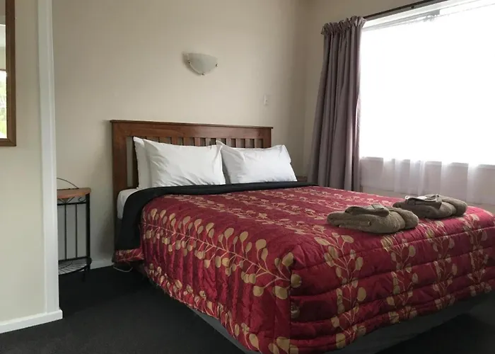 Aaron Court Motel