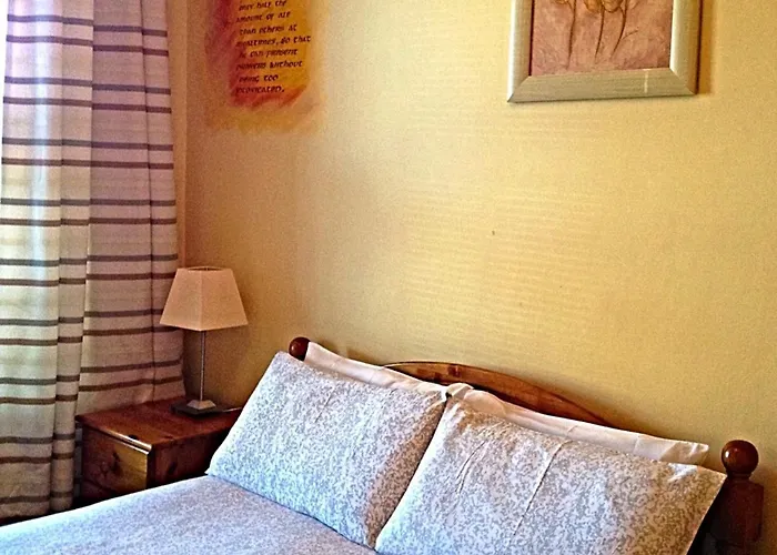Cashel Town Center Inn