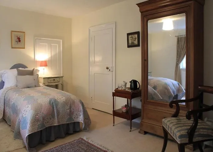 Church Farmhouse B & B Kennett
