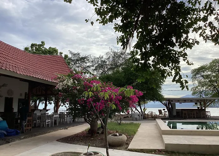 Juliantos By The Sea