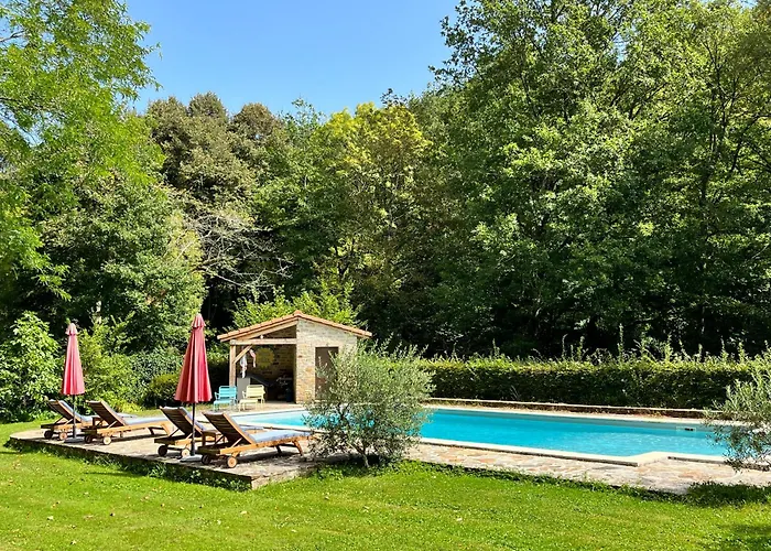 Domaine De La Brugere Bed and Breakfast Nantheuil