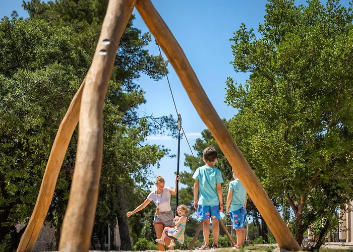 Valamar Amicor Resort Stari Grad 