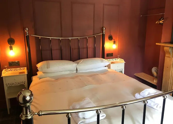 Twin Oaks Guest House