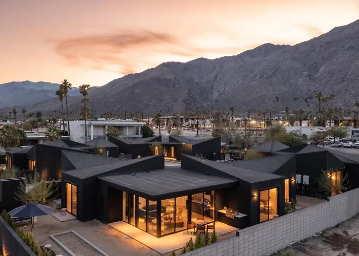 Blackhaus Suites By Avantstay Modern Comfort In Downtown Palm Springs