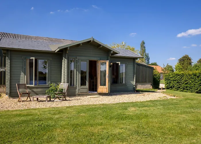 Little Park Farm Queen Anne Farmhouse & Apartments Stratfield Mortimer
