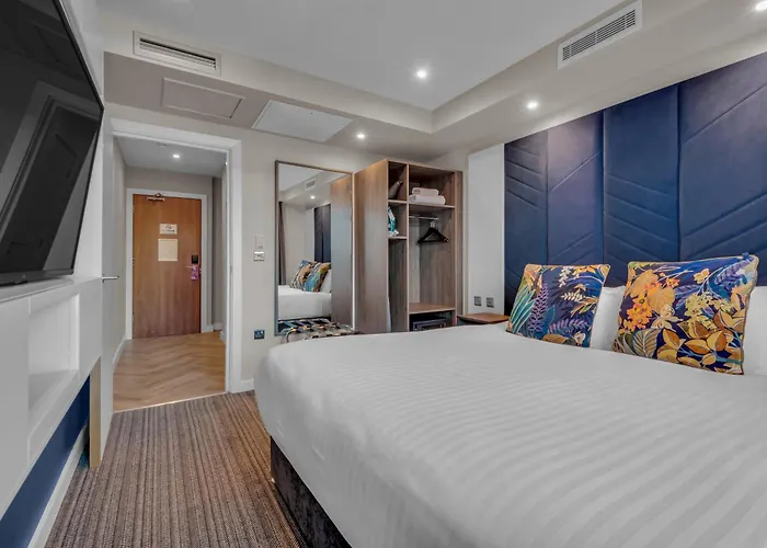 Roomzzz Leeds City