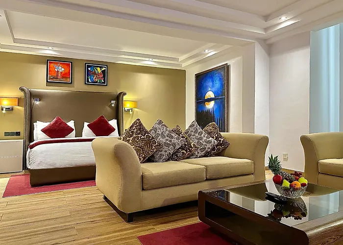 Victoria Crown Plaza Hotel