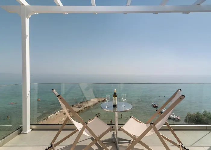Golden Coast Beachfront Resort Kypseli