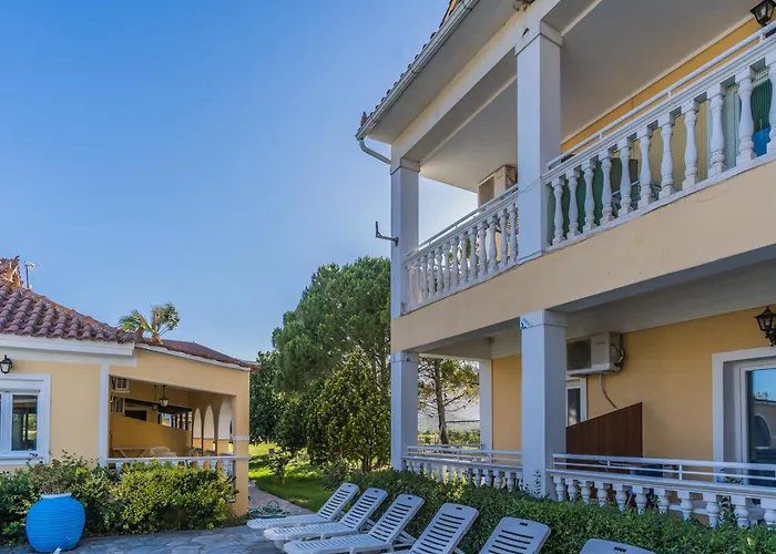 Elpida Hotel