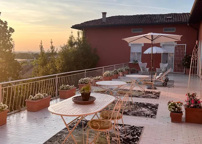 Villa House And Garden B&B