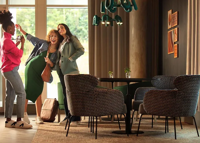 Holiday Inn Manchester Airport T2 By Ihg Hale 