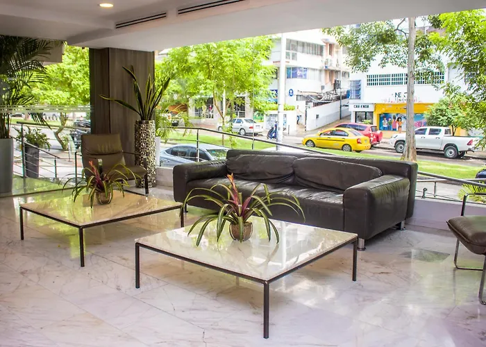 Hotel Ramada By Wyndham Panama Via Argentina