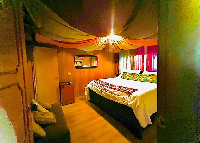 Indian Palace Boutique