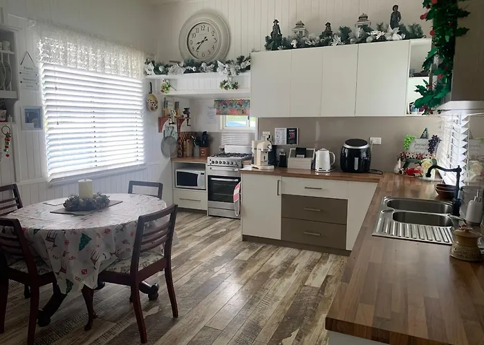 Cherry Blossom Cottage-With Country Charm And Spa
