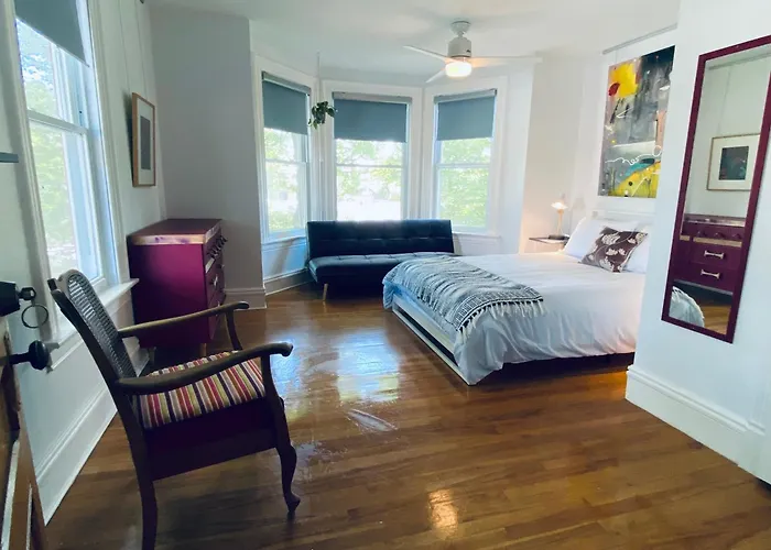 Au Loup, Maison Elegante