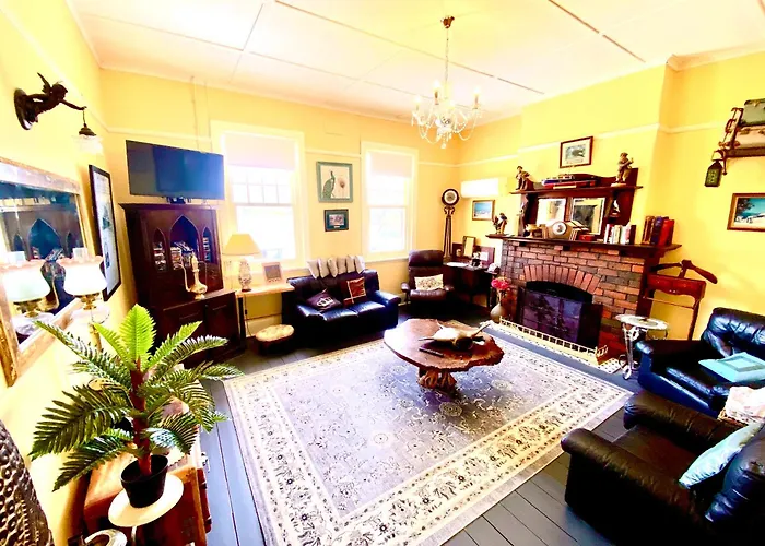 Commercial Hotel Kaniva Call To Save Dollars
