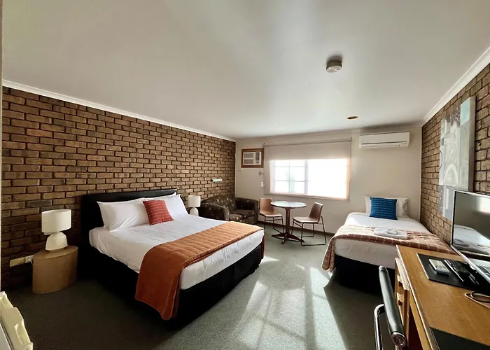 City Colonial Motor Inn
