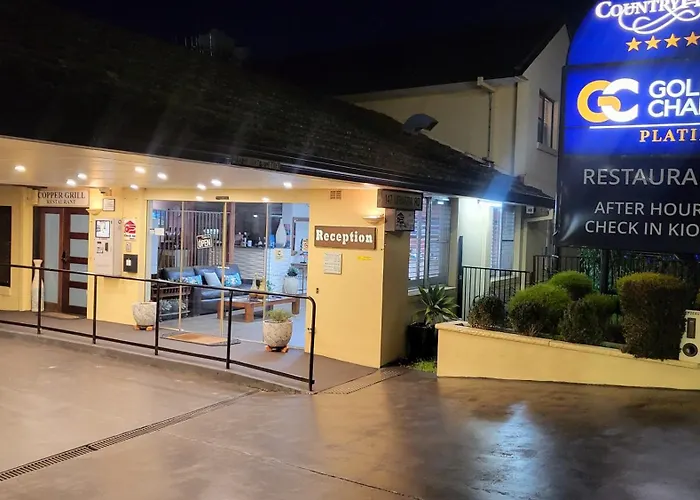 Country Plaza