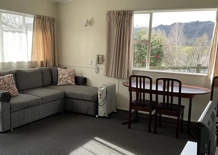 Alexandra Garden Court Motel