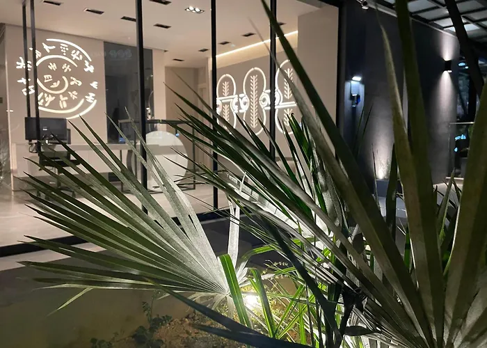 Lavris City Suites
