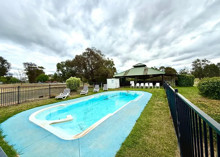 Redgum Motel