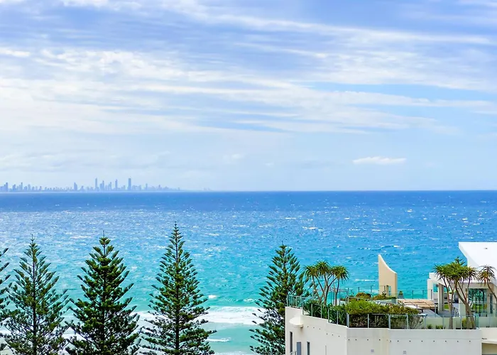 Rainbow Commodore Coolangatta