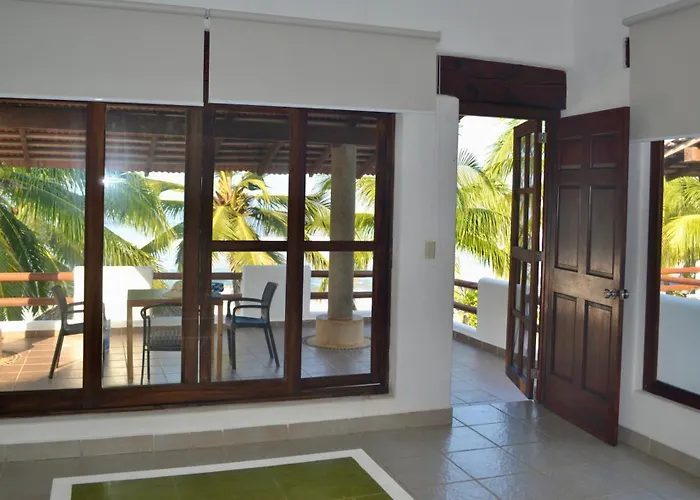 Bed and Breakfast Casa Faro Troncones