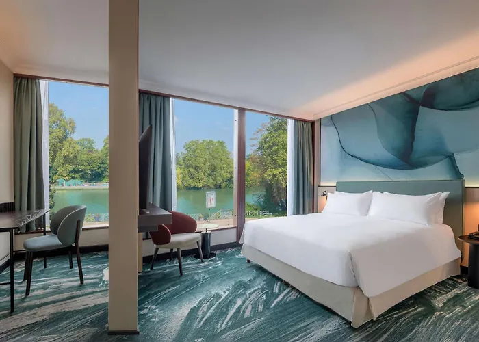 Doubletree By Hilton Paris Bougival