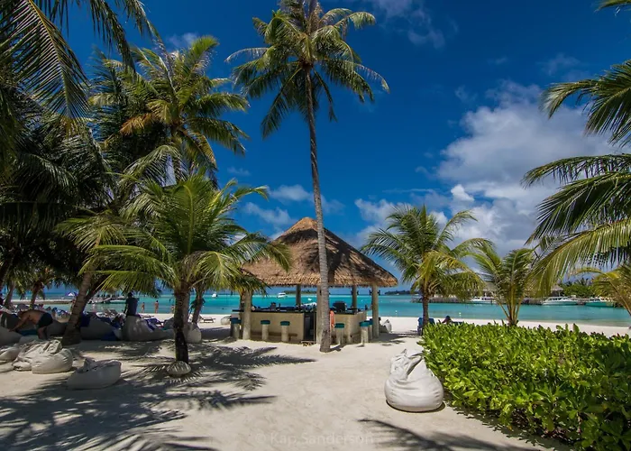 Holiday Inn Resort Kandooma Maldives: Kids Stay, Eat & Dive Free Guraidhoo 