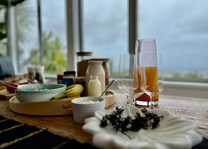 The Lighthouse - Free Breakfast With Stunning Mountain & Sea Views